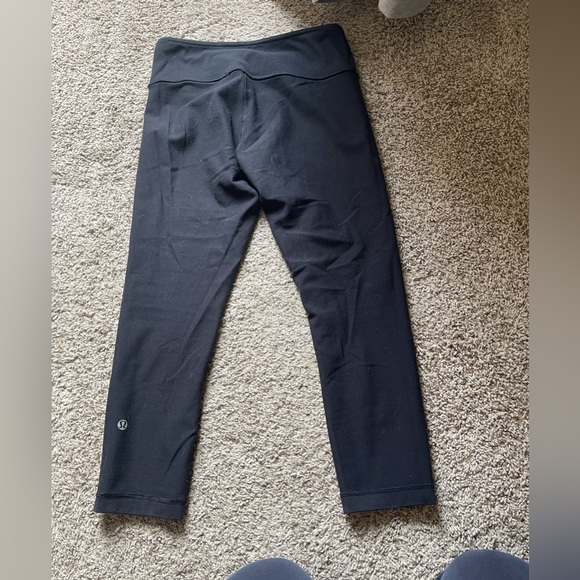 Lululemon capris leggings size 4 reversible - Picture 3 of 5
